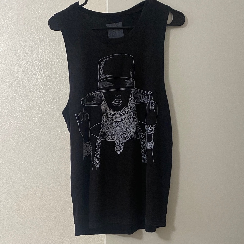 Beyoncé Tour shirt small